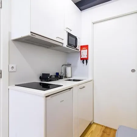 Mouraria's Place - Blue Lissabon